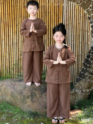 Trang Chủ 13 Bộ bà ba bé cúc vải TE01 - Nâu